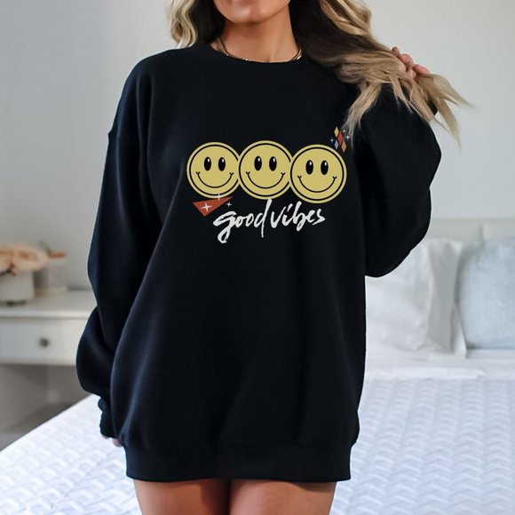 Smiley Face SweatShirt, Good VibesT-shirt, Smiley Minimal Shirt, Retro - Picture 8 of 9